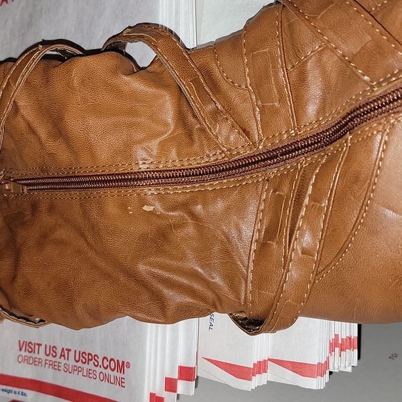 Cute light brown boots. - Picture 4 of 4